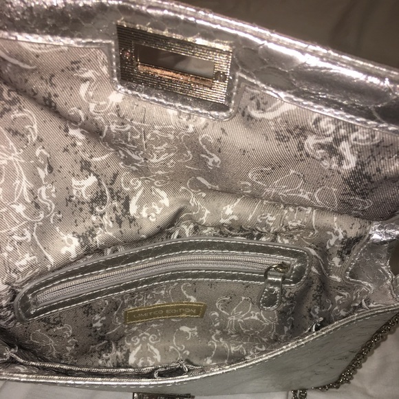 Sexy Silver Girls Night Out/Date Night Clutch - Picture 4 of 4